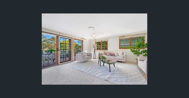 Unit with a space of house - Photo 1