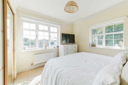 To Let 1 Bed Apartment - Photo 4