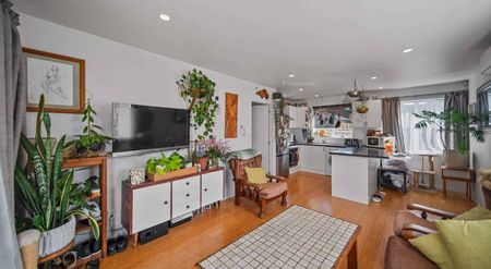 Great Family Home - Photo 5