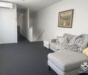 Furnished 4 Bedroom Property - Photo 2