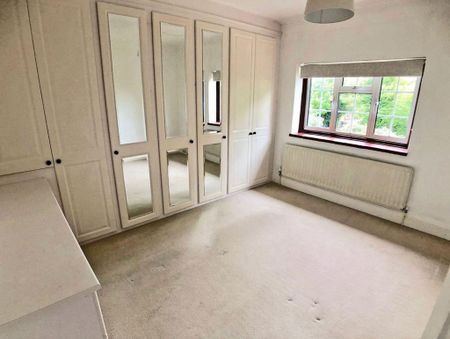 4 bedroom semi-detached house to rent - Photo 4