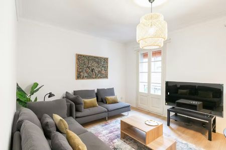 Carrer de Sant Màrius, Barcelona, Catalonia 08022 - Photo 5