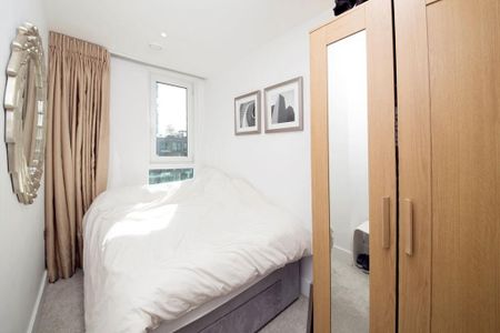 3 bedroom flat to rent - Photo 3