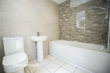 3 bed terraced house to rent in Richmond Street, Penkhull, Stoke-on-Trent - Photo 3
