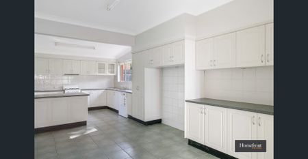 Large Family Home On Big Block - Photo 5