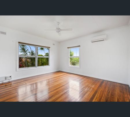 27 Beryl Street, Coffs Harbour, NSW 2450 - Photo 3