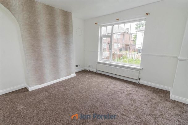 3 Bedroom House - Semi-Detached - Photo 1