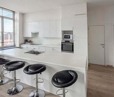 Lichtrijk en ruim appartement met 3 kamers in centrum Poperinge. - Photo 6