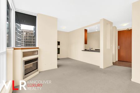 Condo in Downtown Vancouver, BC - Photo 4
