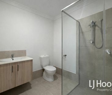 Ducted Air Conditioning - Stylish Low Maintenance Living - Brand New - Photo 3