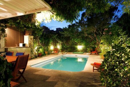 Exclusive Property of 200 m2 in an ideal location! In a private passage! - Photo 1