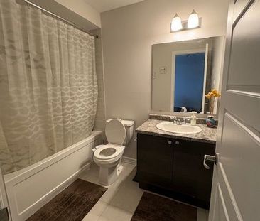 For Lease - 521 Honeylocust Avenue, Kanata, Ontario - Photo 3