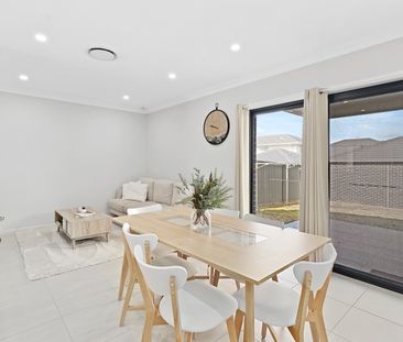 101 Edmund Street, Grantham Farm NSW 2765 - House For Rent | Domain - Photo 3