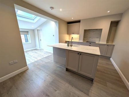 2 bedroom semi-detached house to rent - Photo 5