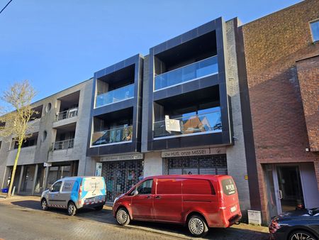 Appartement met 2 slaapkamers, ruim terras en carport. - Photo 5