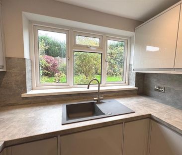 3 bedroom detached bungalow to rent - Photo 6