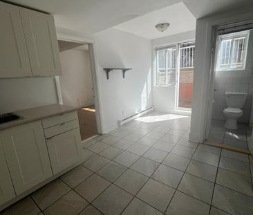 Grand 3½, 5 min, Métro CSteCatherine, Univ.Montréal, Hôpitaux, 1 avril - Photo 4