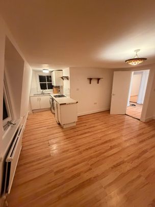 2 Bed Flat, Camberwell Grove, SE5 - Photo 1