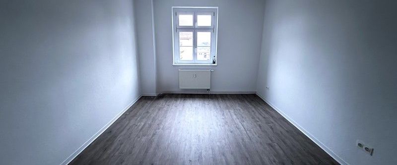 Diese wunderschöne Drei-Zimmer-Wohnung wird aktuell noch saniert - Photo 1