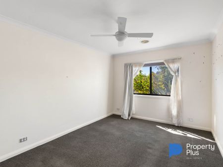 Spacious Family Living in a Sought-After Epsom Pocket - Photo 4