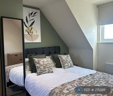 1 bedroom in a house share to rent - Photo 3