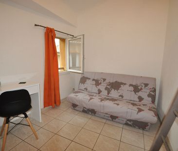 STUDIO-meublé- place de la Mairie - Photo 2