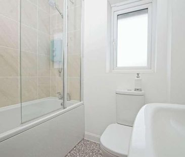 Crompton Way, Ogmore-by-sea, Bridgend, CF32 - Photo 4