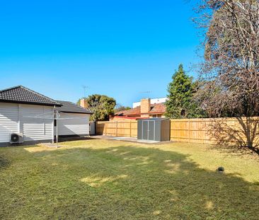 SPACIOUS 3 BEDROOM FAMILY HOME IN GREAT LOCATION - Photo 6