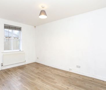 Flat to rent - George Lane, Hither Green, SE13 - Photo 5