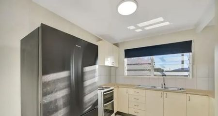 Neat and Comfortable Family Home in a Convenient Location - Photo 4