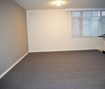 Well Appointed Apartment in Prime Essendon Location - Photo 5