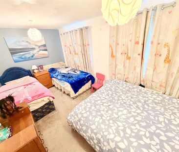 3 bedroom end of terrace house to rent - Photo 3