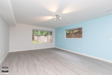 3558 Mt. Seymour Parkway, North Vancouver (Lower Suite) - Photo 2