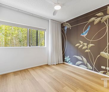 Spacious Renovated Unit in the Heart of Bulimba - Photo 3