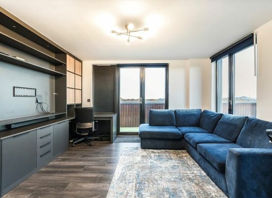 Robertson Road Canning Town, E16 - Photo 1