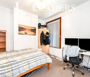 4 bedroom terraced house to rent - Photo 2