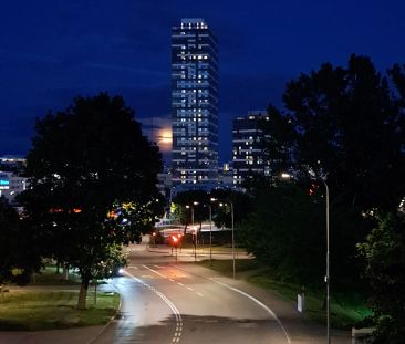 Borgarfjordsgatan, Kista - Photo 3