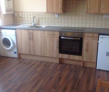 2 bed Apartment - To Let - Photo 2