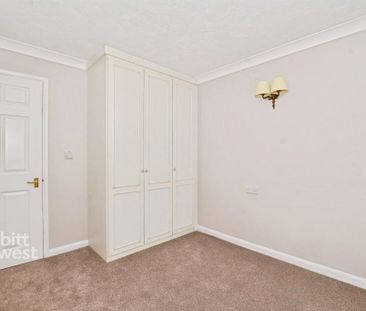 1 bedroom retirement property to rent - Photo 2