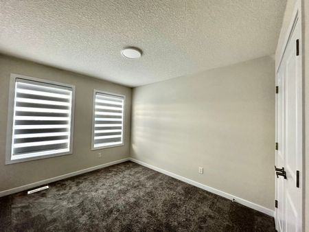 2201 Muckleplum Crescent Upper - Photo 2