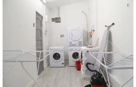 Rent 4 bedroom apartment in Dublin - Photo 2