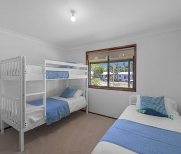 3 Bedroom - 1 Bathroom - Large Fenced Yard - Photo 2