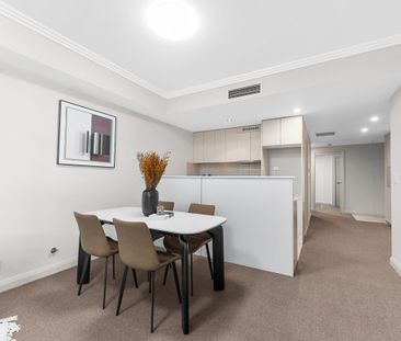 Stunning One Bedroom Apartment in the Heart of Meadowbank - Photo 2