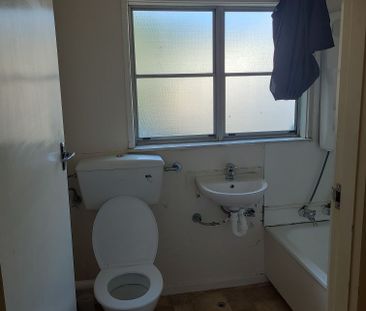 2 bedroom flat - Walking distance to CBD - Photo 6