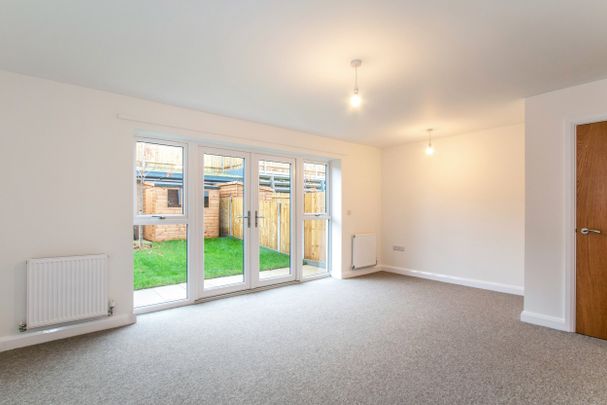 3 bedroom house to rent Wharfdale Road, Bournemouth, BH4 - Photo 1