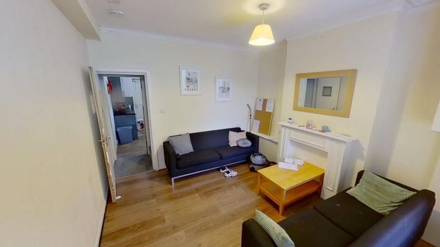 4 bedroom terraced house to rent - Photo 1