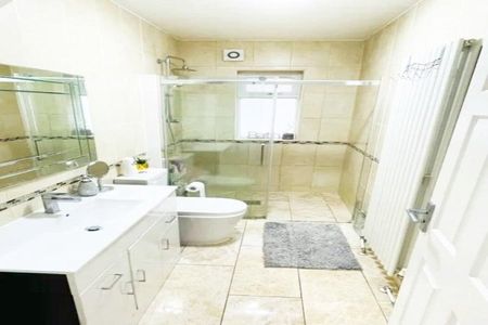 5 bedroom semi-detached house to rent - Photo 5