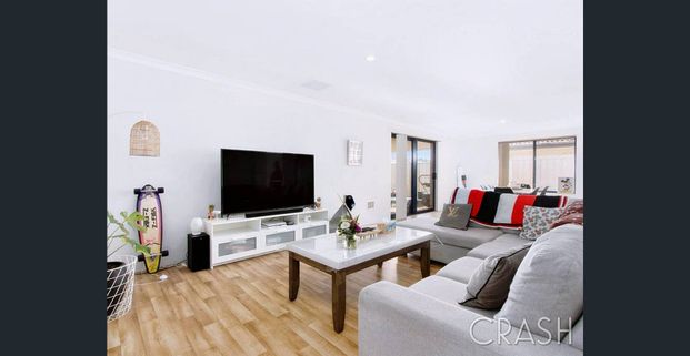 4x2 House in Secret Harbour with Alfresco - Photo 1