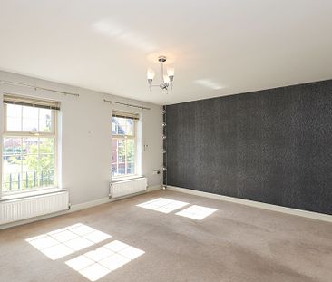 4 bedroom Terraced House to rent - Photo 1