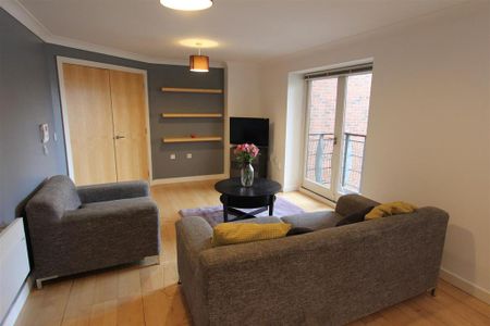2 bedroom flat to rent - Photo 3